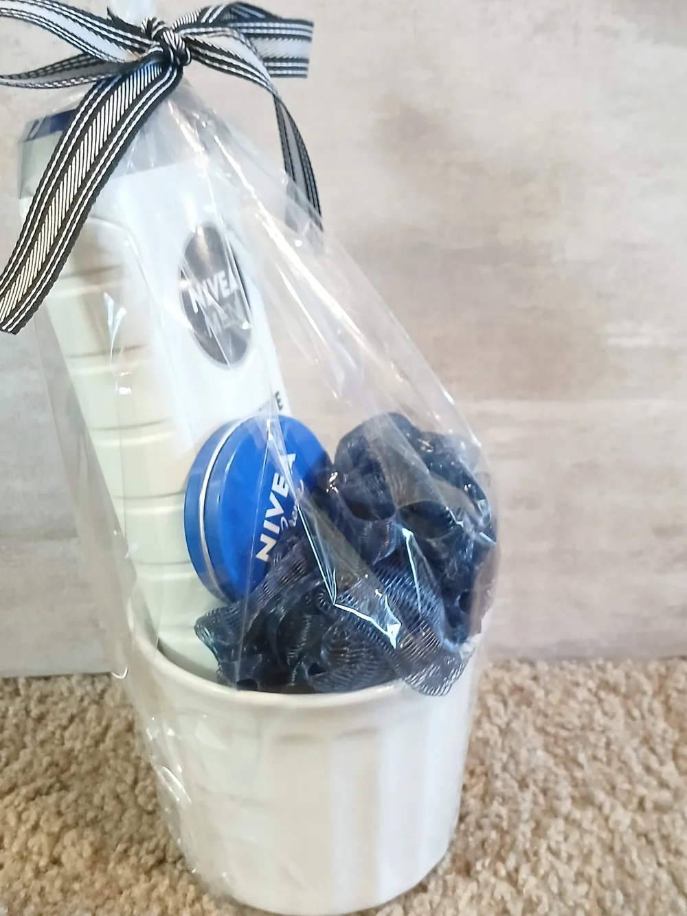 Men Self Care Nivea Sensitive Gift Set with Blue Bath Pouf